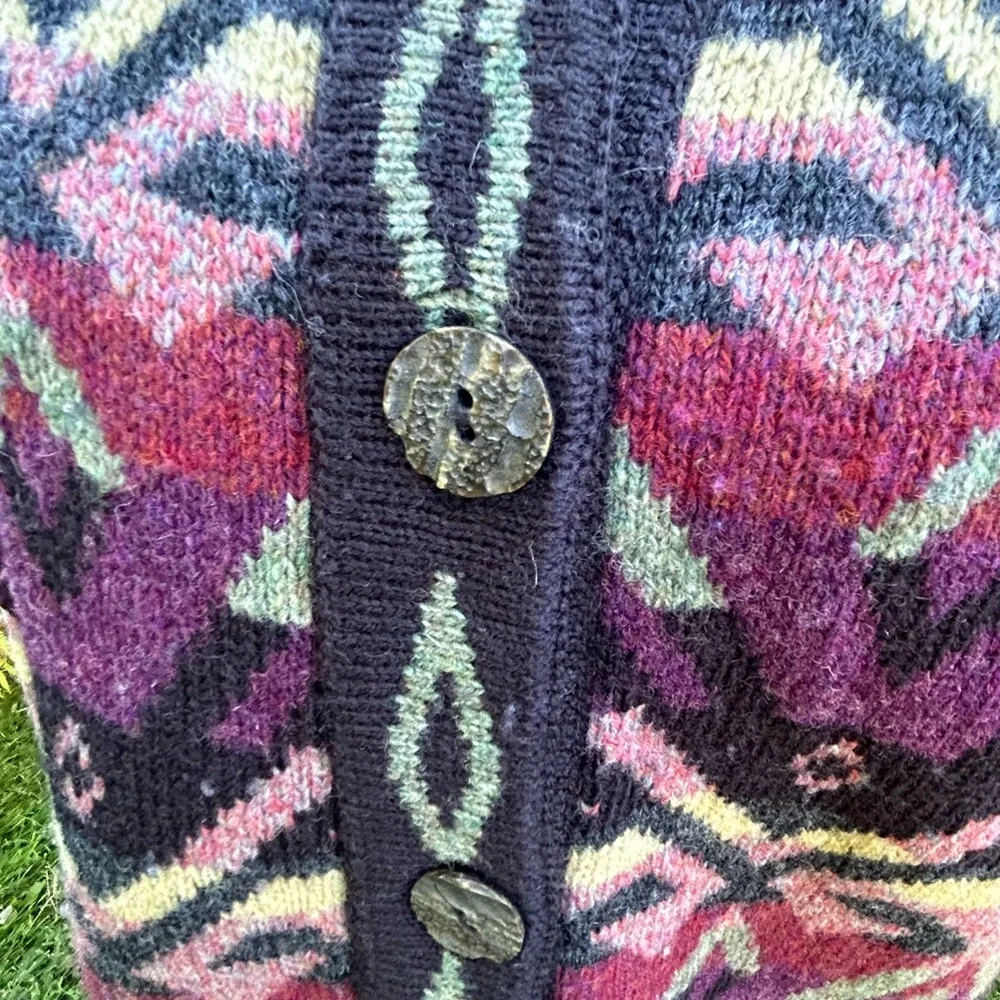 WHORTLEBERRY Made in Scotland colorful patterned sweater coat - size M